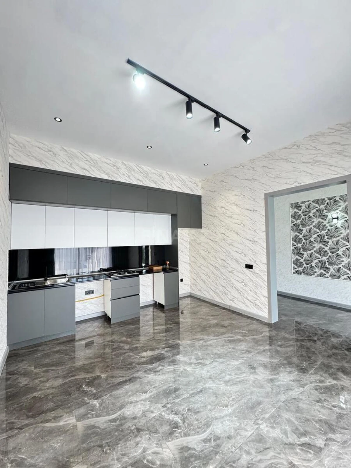 Satılır 4 otaqlı həyət evi 180 m²