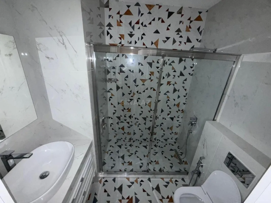 Kirayə verilir 3 otaqlı mənzil 122 m²