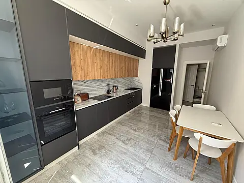 Kirayə verilir 3 otaqlı mənzil 122 m²