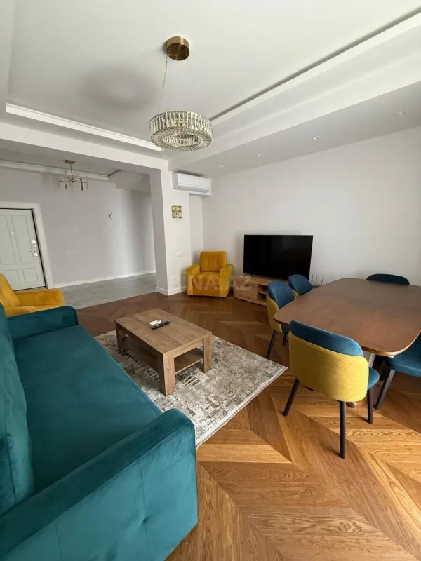 Kirayə verilir 3 otaqlı mənzil 122 m²