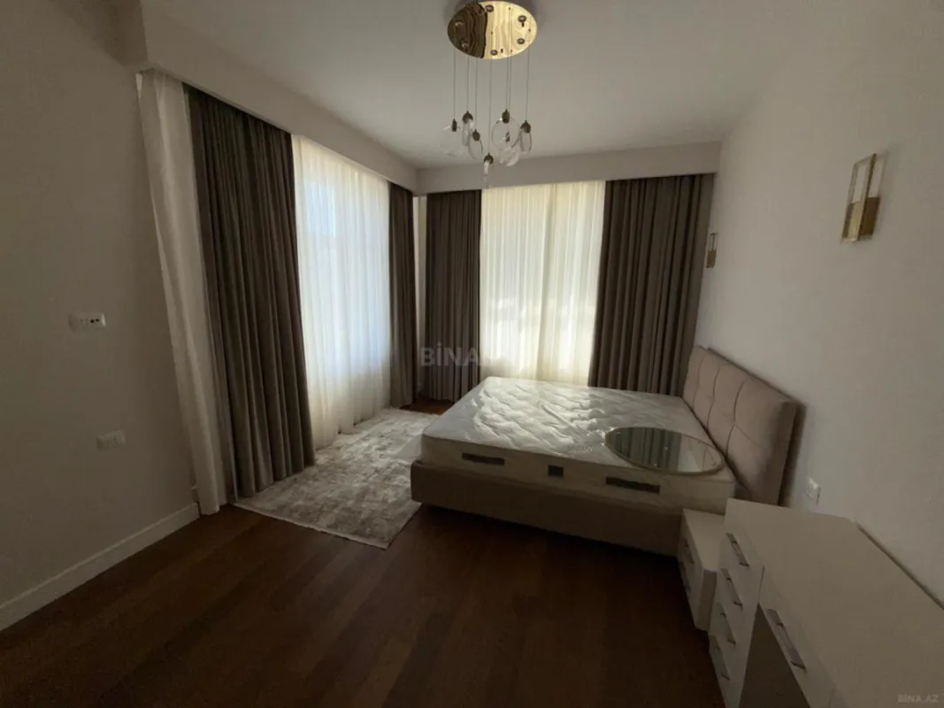 Kirayə verilir 3 otaqlı mənzil 122 m²