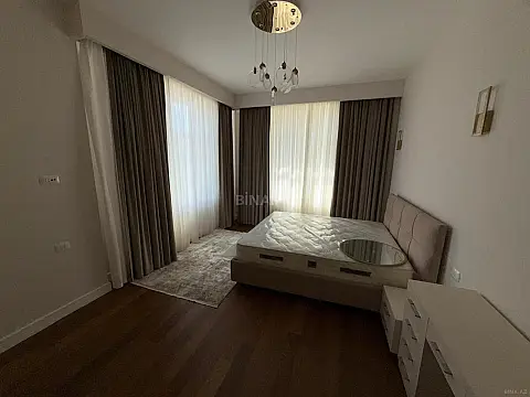 Kirayə verilir 3 otaqlı mənzil 122 m²
