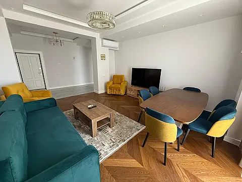 Kirayə verilir 3 otaqlı mənzil 122 m² — Bakı 3 otaq 122.00 m²