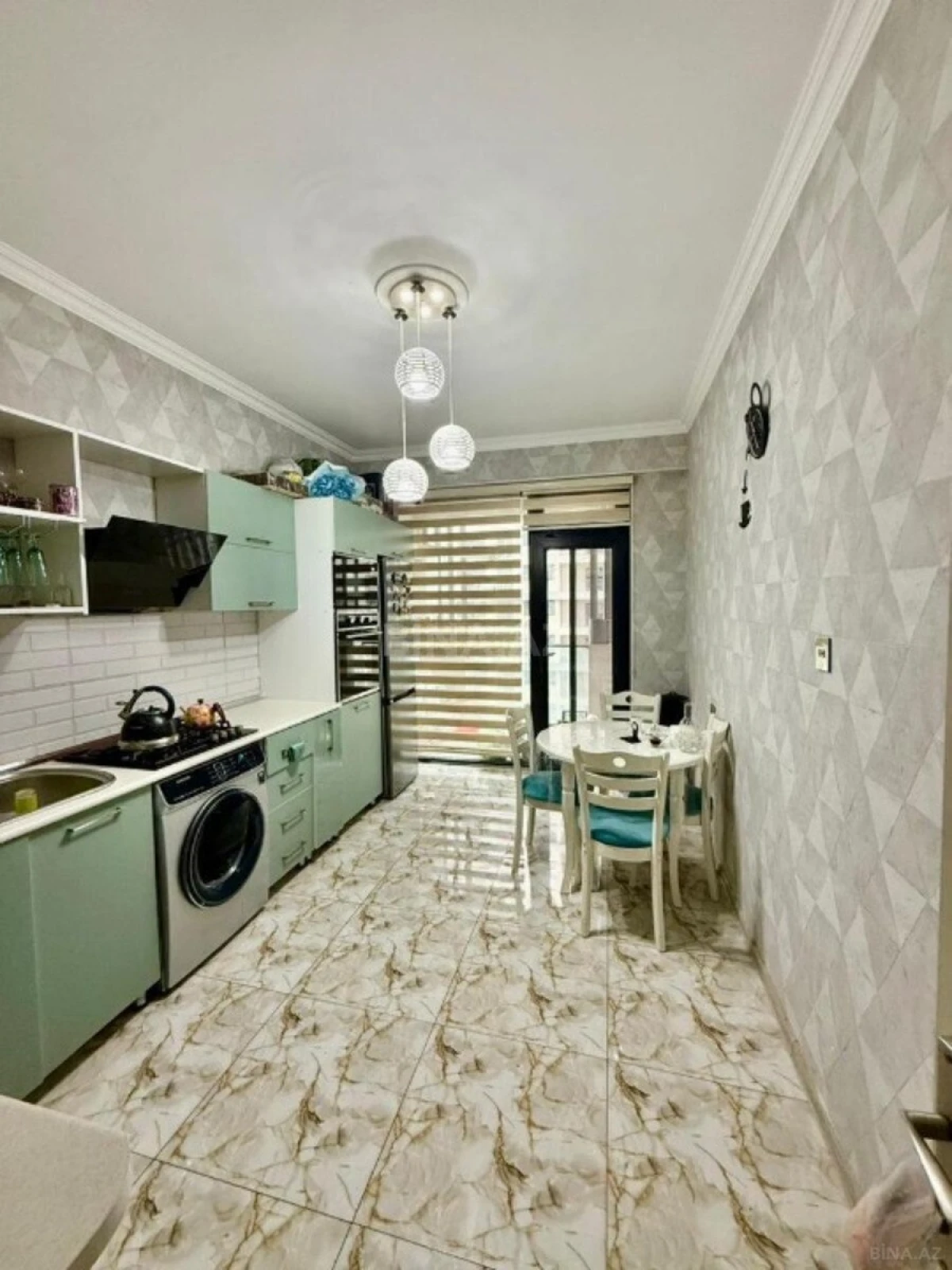 Satılır 2 otaqlı mənzil 82 m²