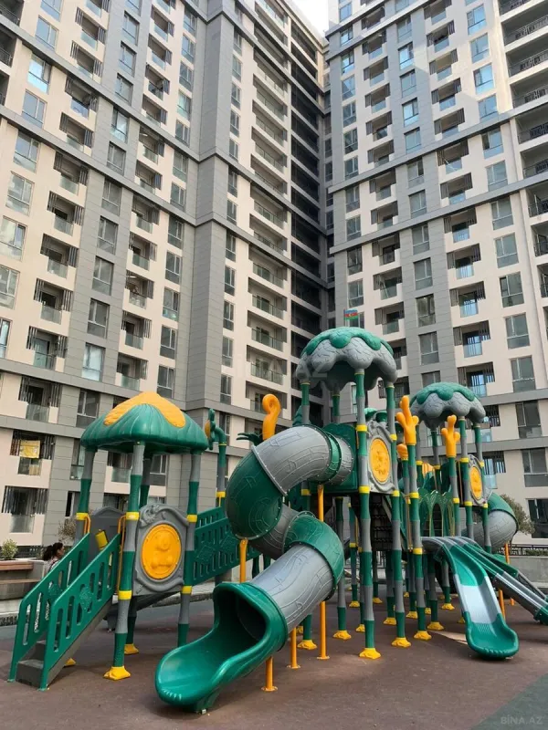 Satılır 2 otaqlı mənzil 82 m²