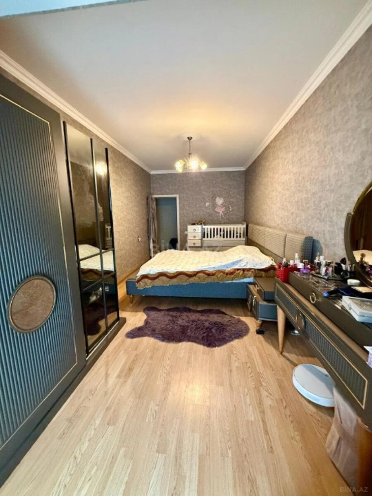 Satılır 2 otaqlı mənzil 82 m²