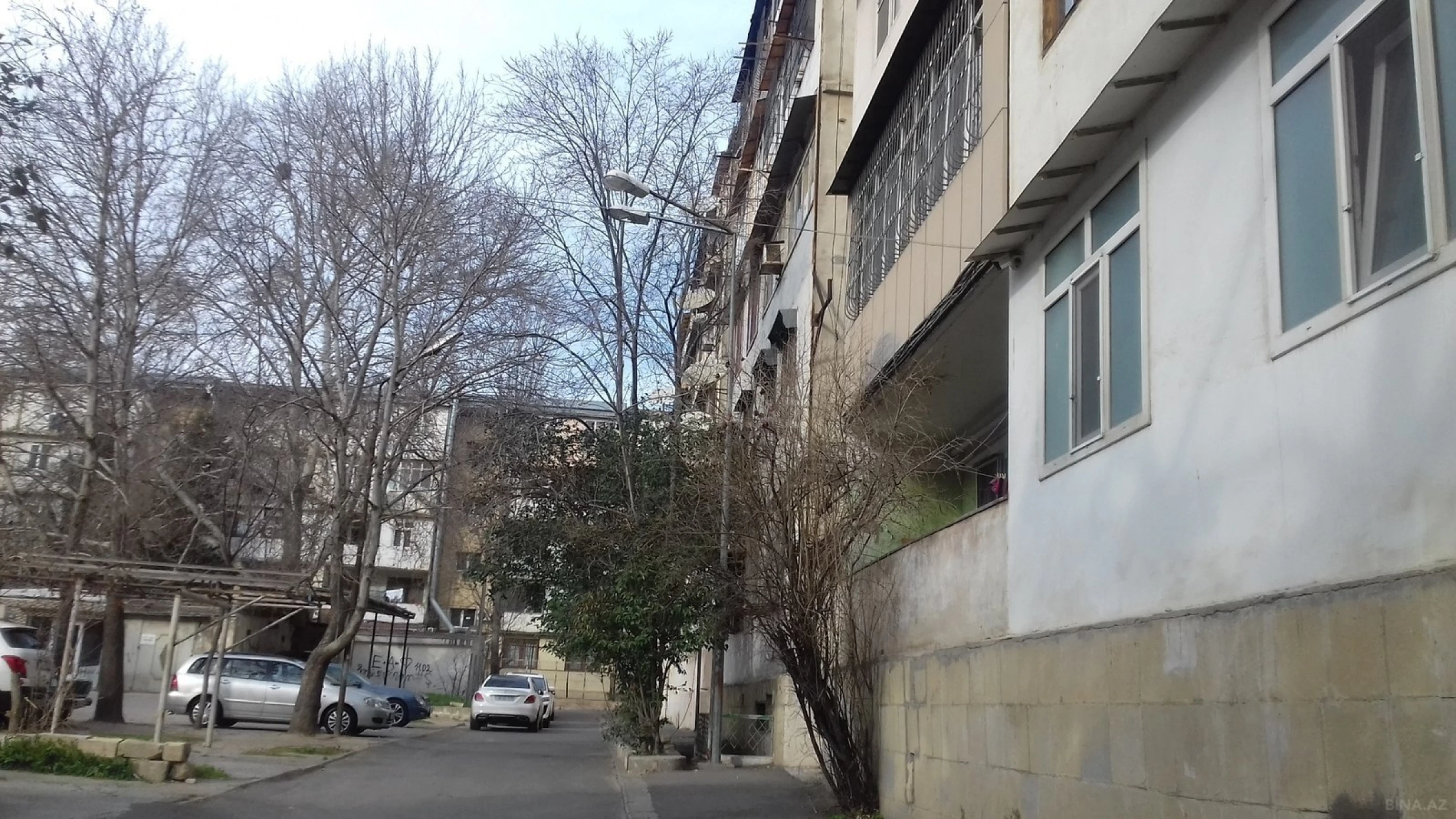 Satılır 3 otaqlı mənzil 83 m²