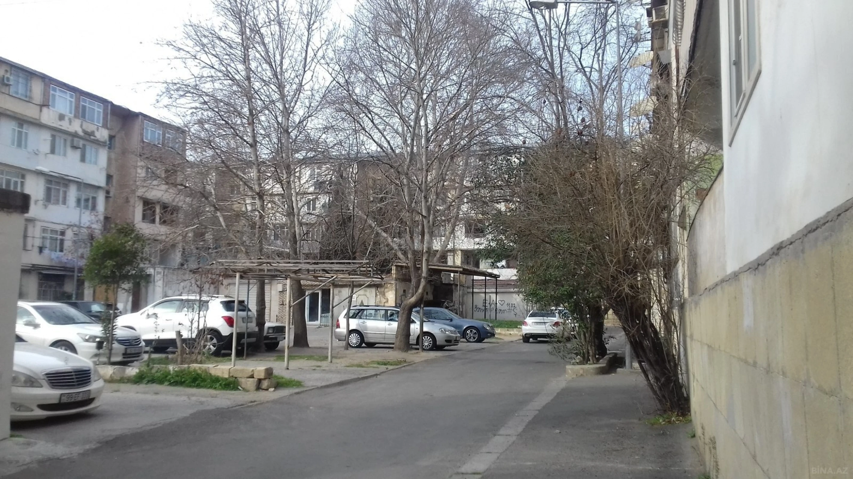 Satılır 3 otaqlı mənzil 83 m²