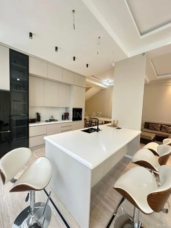 Kirayə verilir 5 otaqlı həyət evi 500 m²