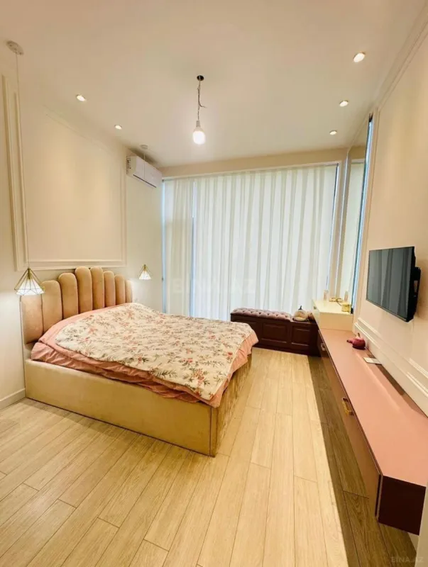 Kirayə verilir 5 otaqlı həyət evi 500 m²