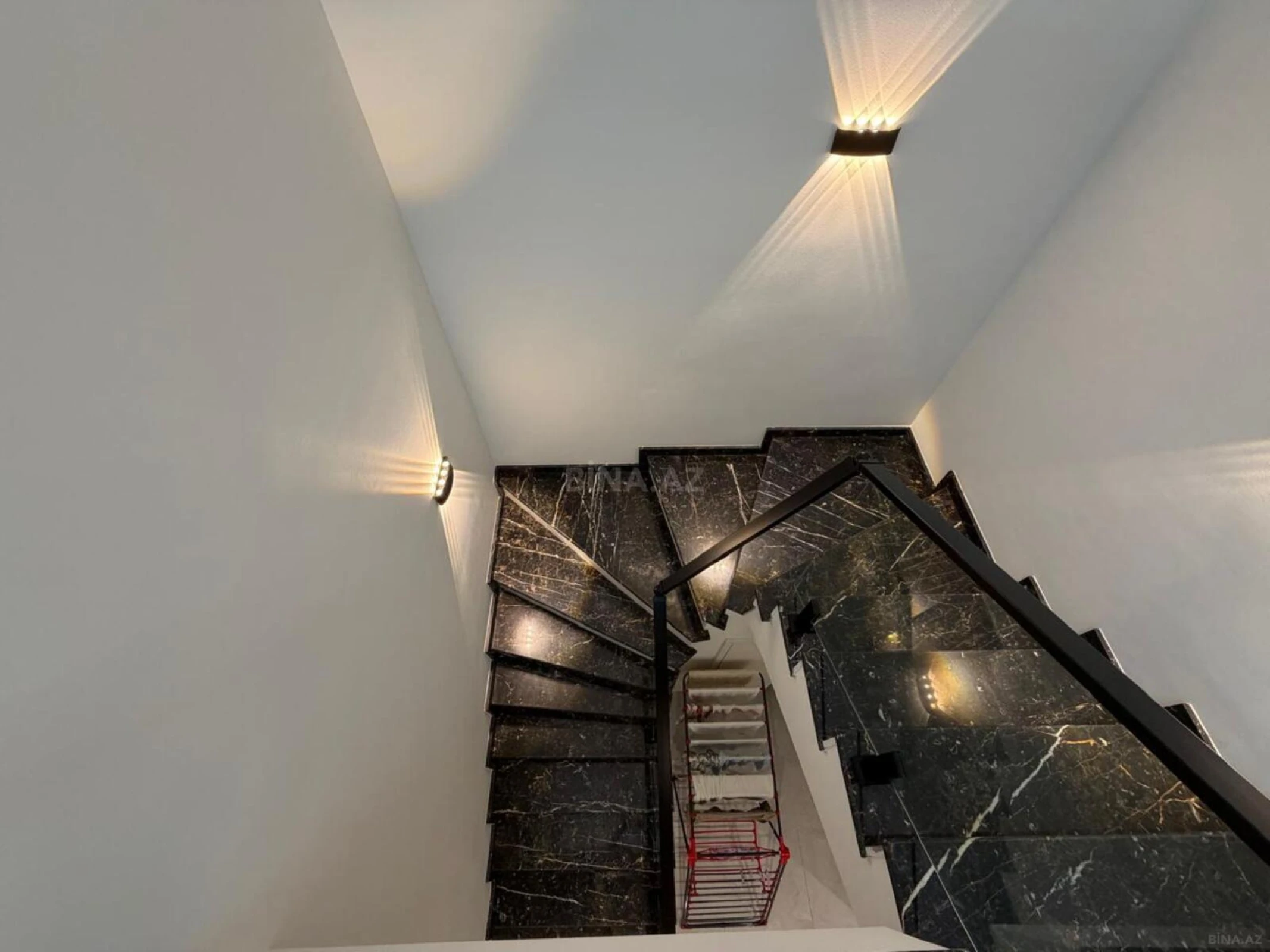 Kirayə verilir 5 otaqlı həyət evi 400 m²