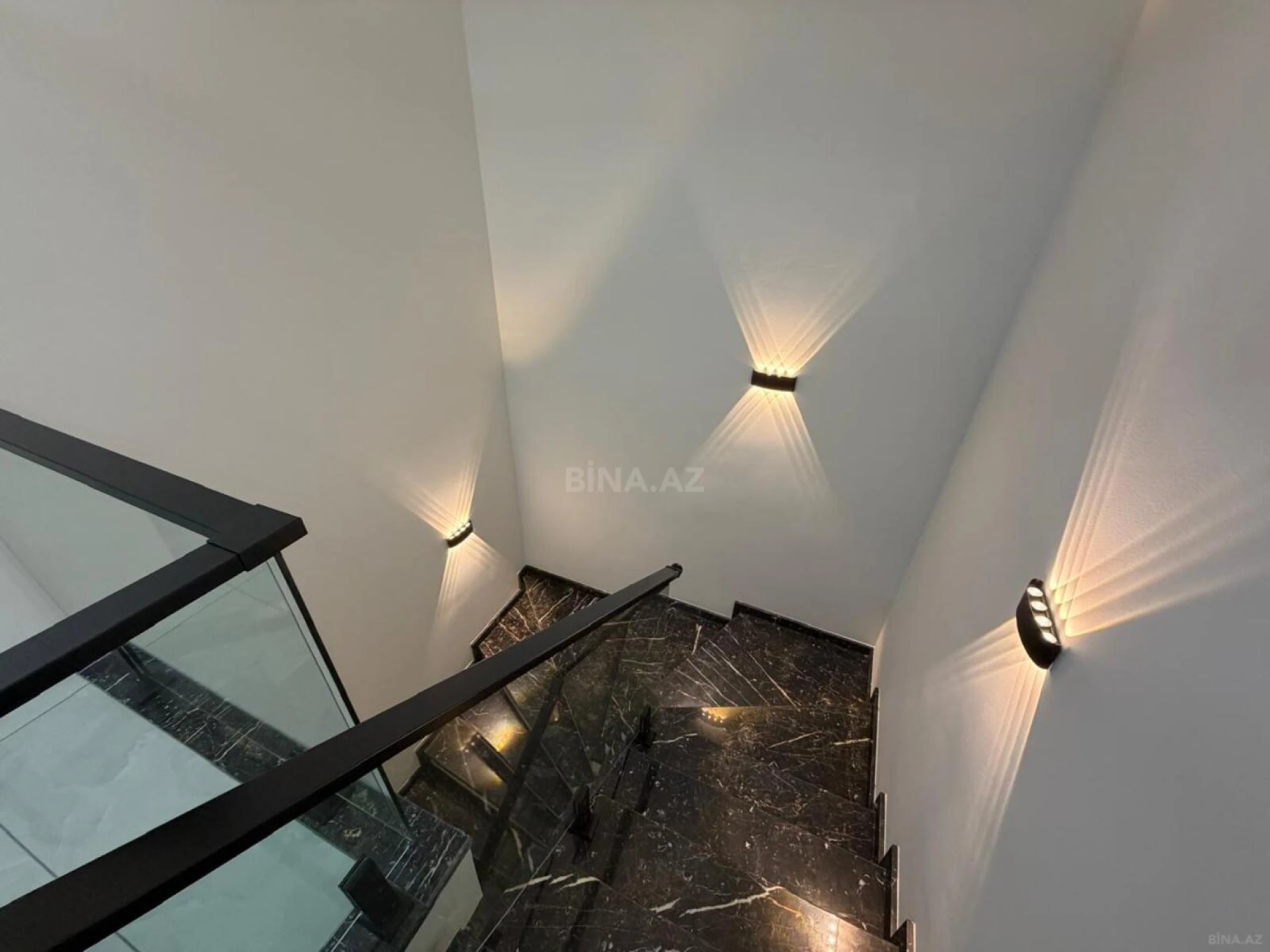 Kirayə verilir 5 otaqlı həyət evi 400 m²