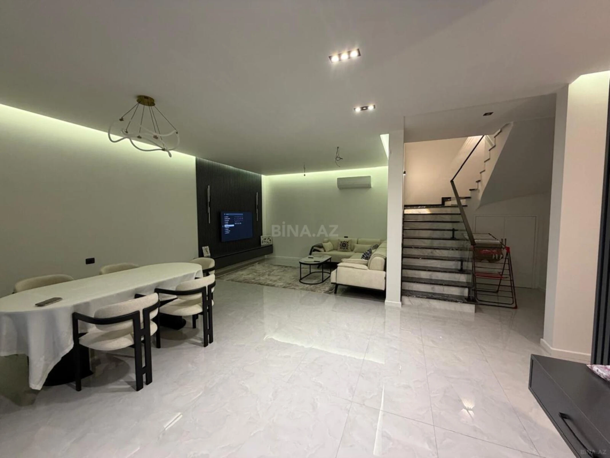 Kirayə verilir 5 otaqlı həyət evi 400 m²