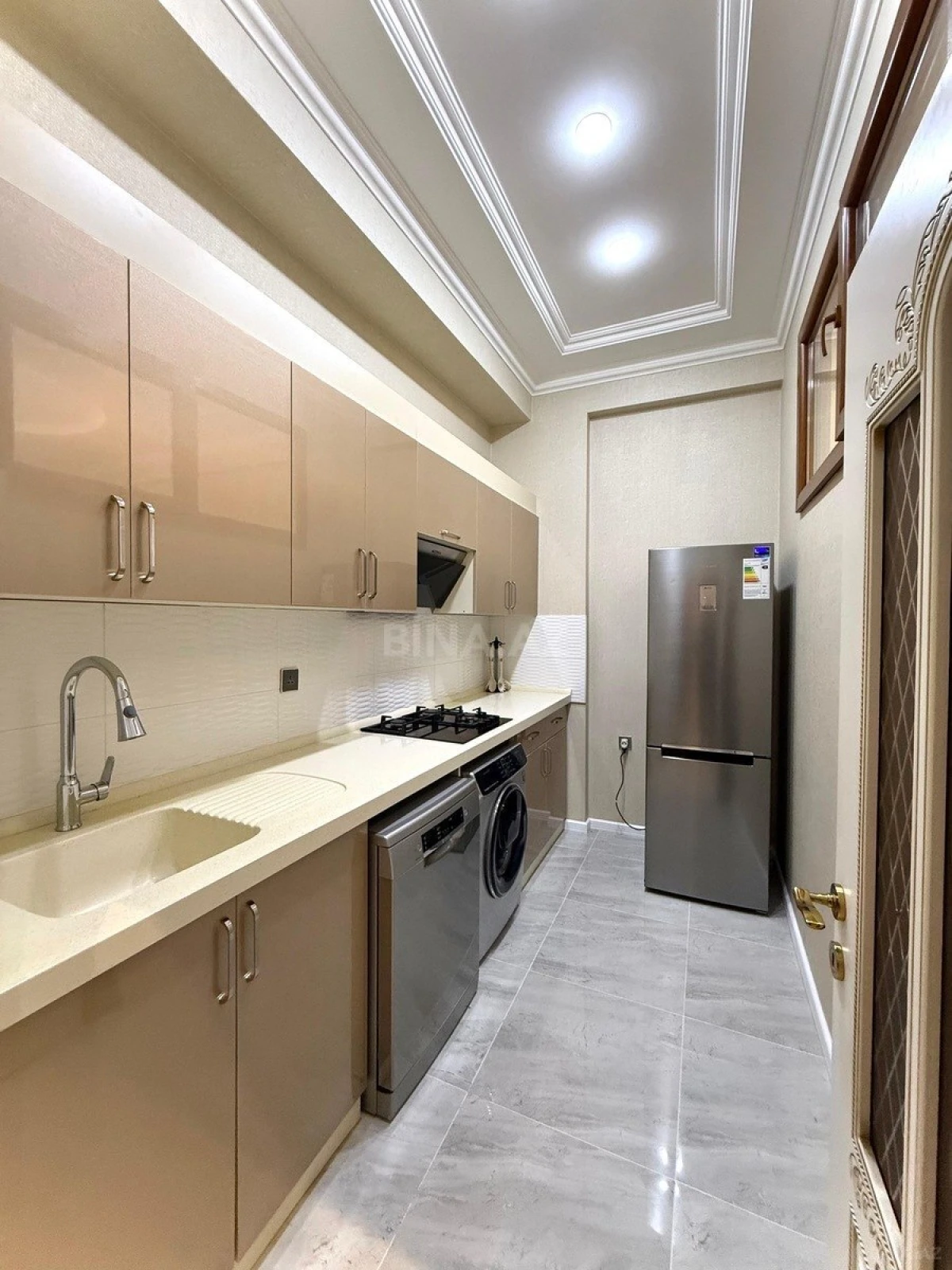 Satılır 2 otaqlı mənzil 60 m²