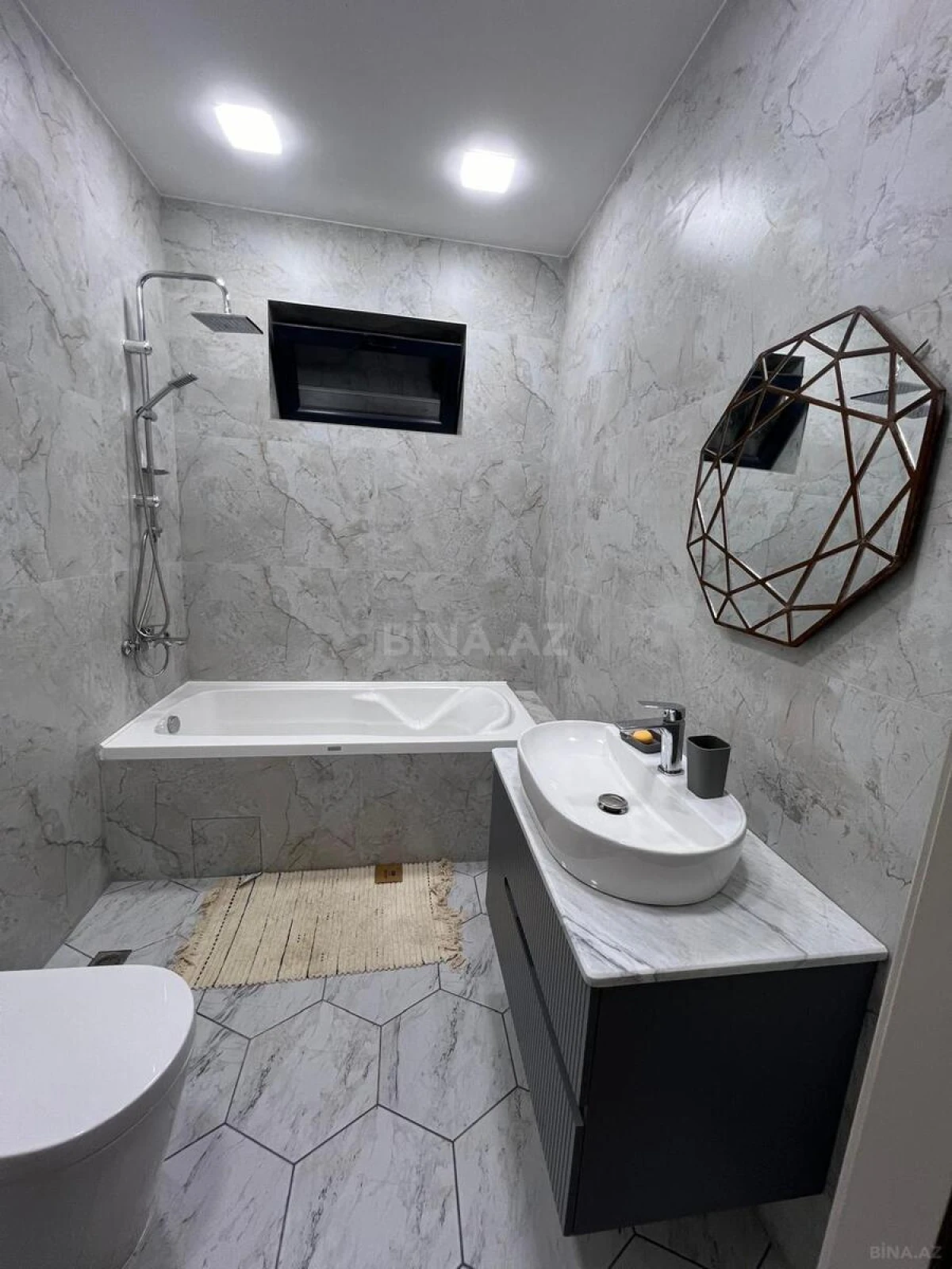 Kirayə verilir 5 otaqlı həyət evi 380 m²