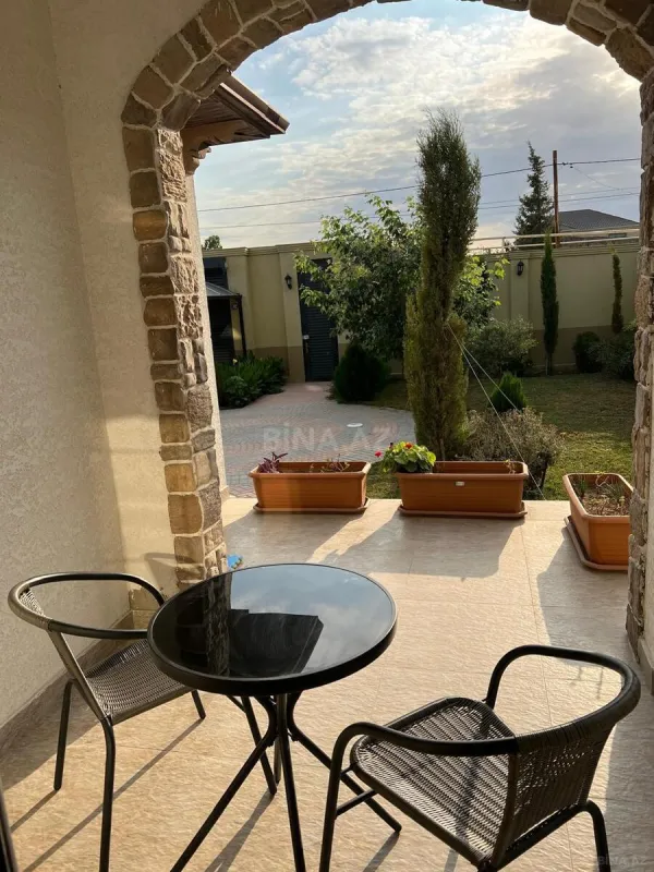 Kirayə verilir 5 otaqlı həyət evi 380 m²