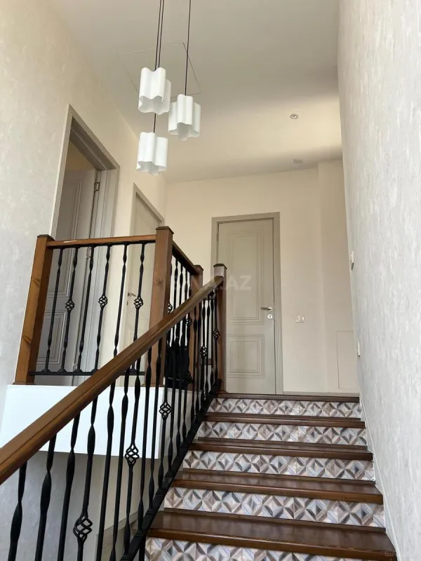 Kirayə verilir 5 otaqlı həyət evi 380 m²