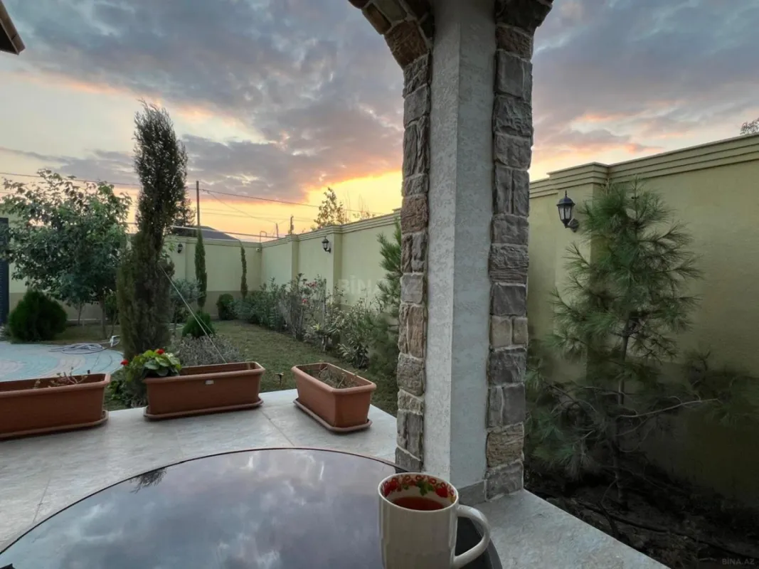 Kirayə verilir 5 otaqlı həyət evi 380 m²
