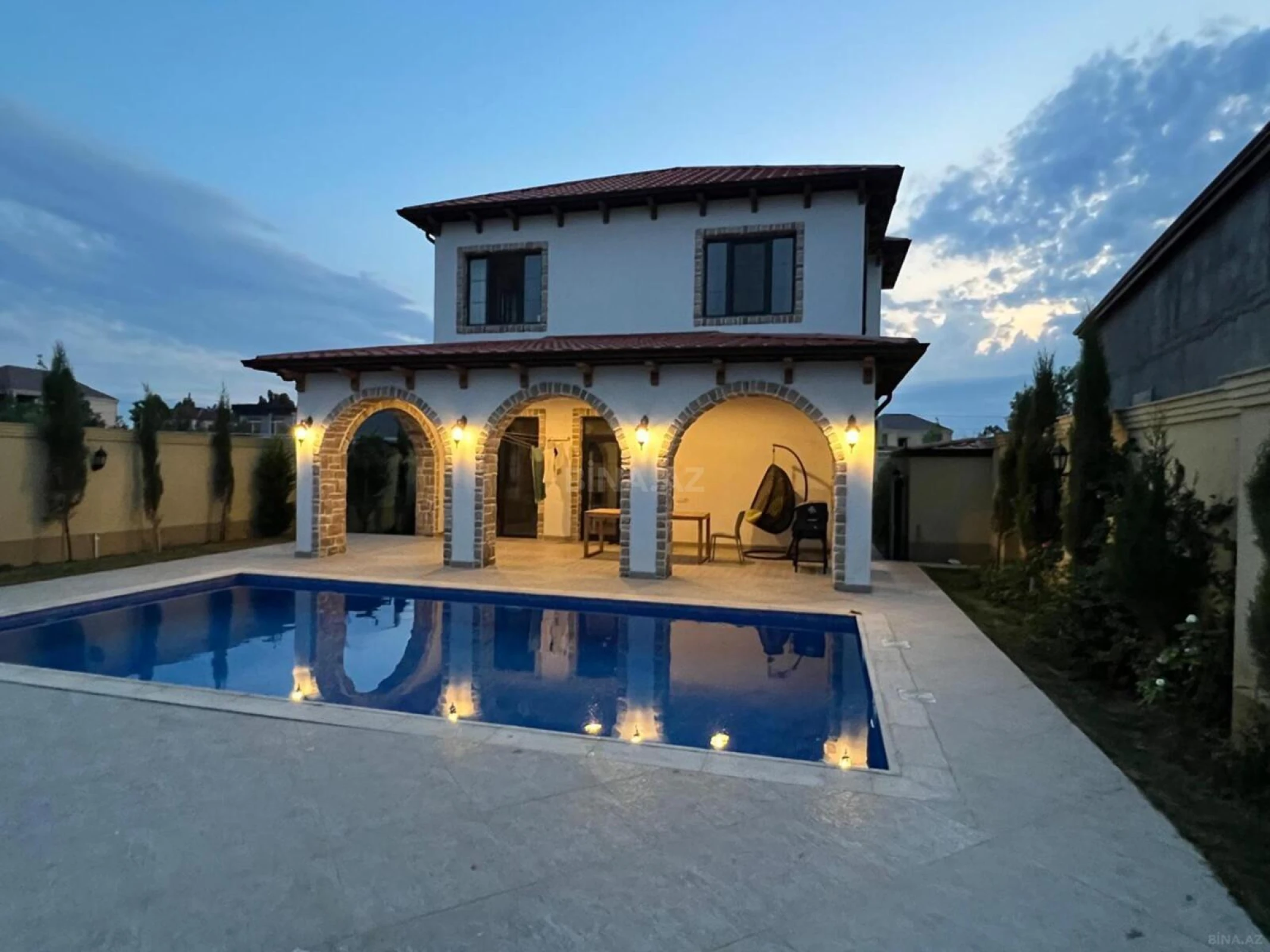 Kirayə verilir 5 otaqlı həyət evi 380 m²