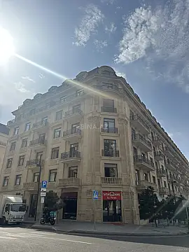 Satılır obyekt 257 m²