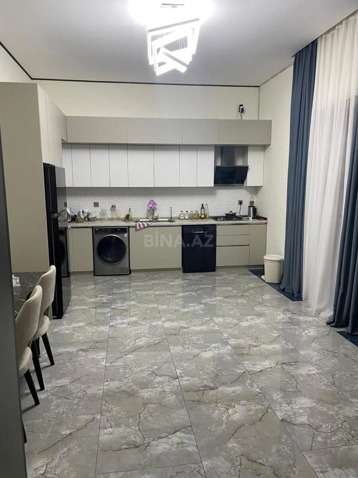 Kirayə verilir 4 otaqlı həyət evi 200 m²