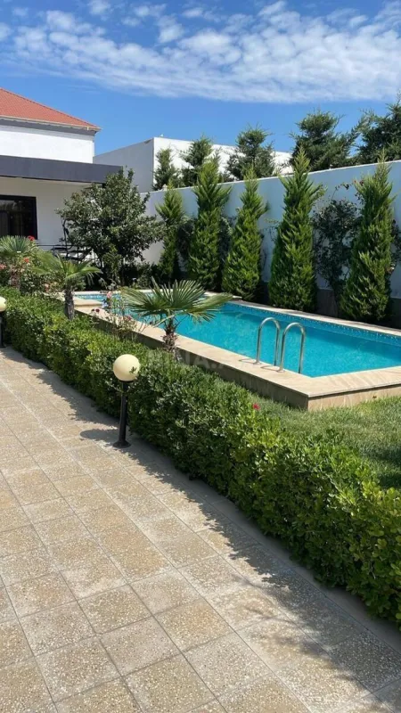 Kirayə verilir 4 otaqlı həyət evi 200 m²
