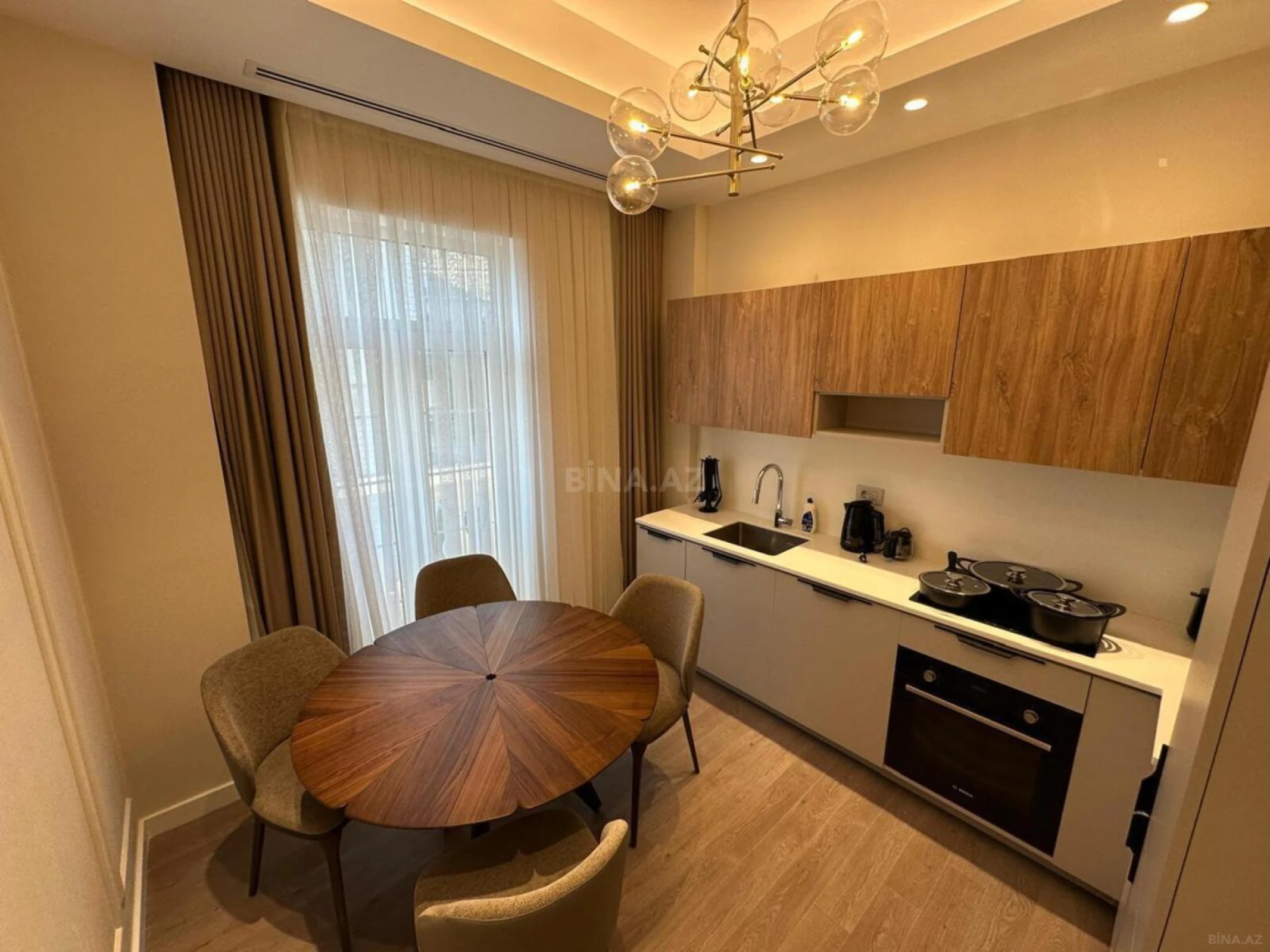 Kirayə verilir 3 otaqlı mənzil 111 m²