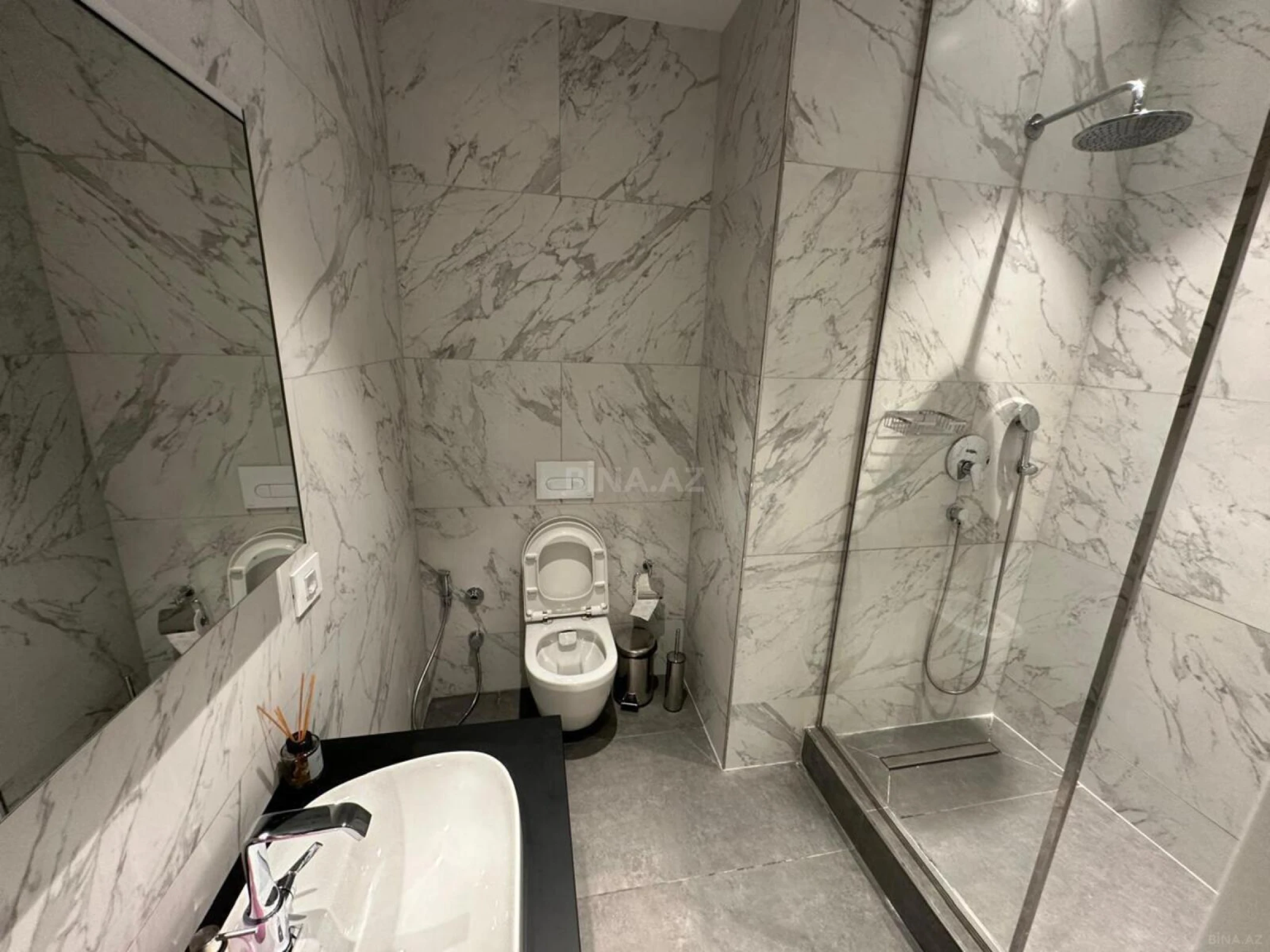 Kirayə verilir 3 otaqlı mənzil 111 m²