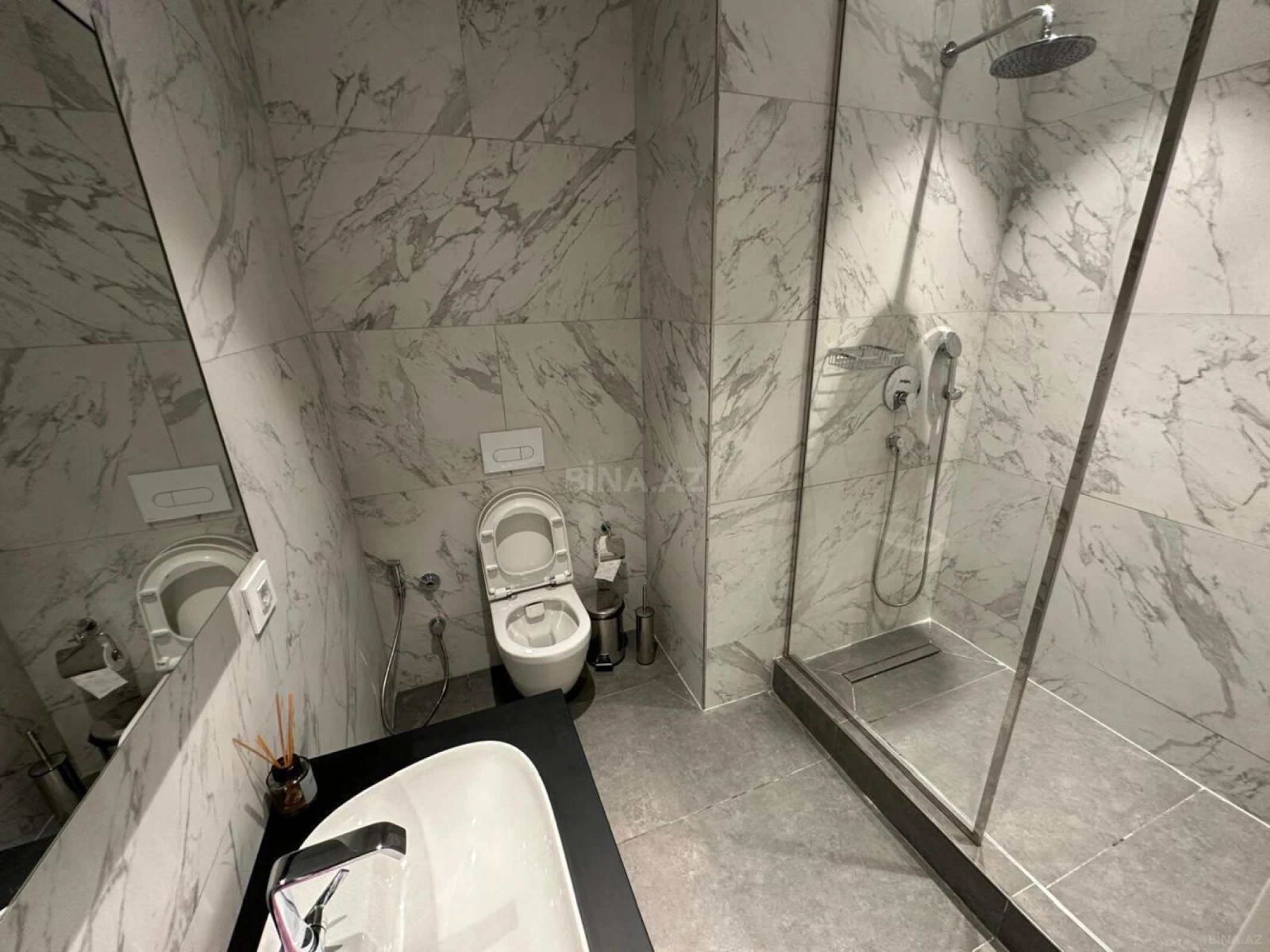 Kirayə verilir 3 otaqlı mənzil 111 m²