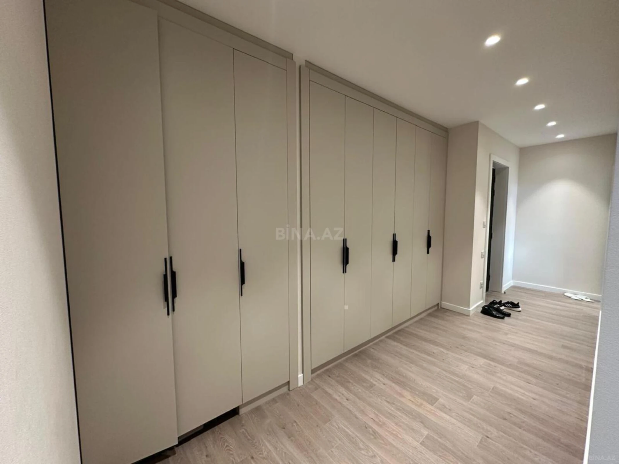 Kirayə verilir 3 otaqlı mənzil 111 m²