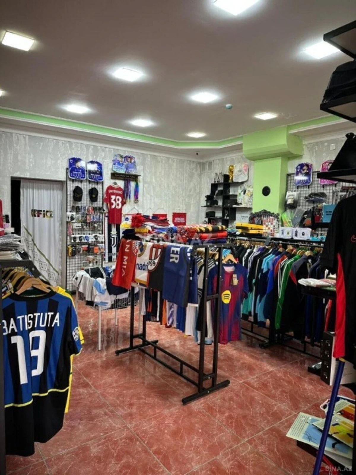 Kirayə verilir 2 otaqlı ofis 70 m²