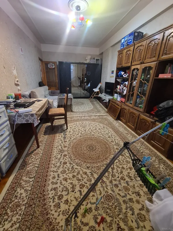 Satılır 2 otaqlı mənzil 70 m²