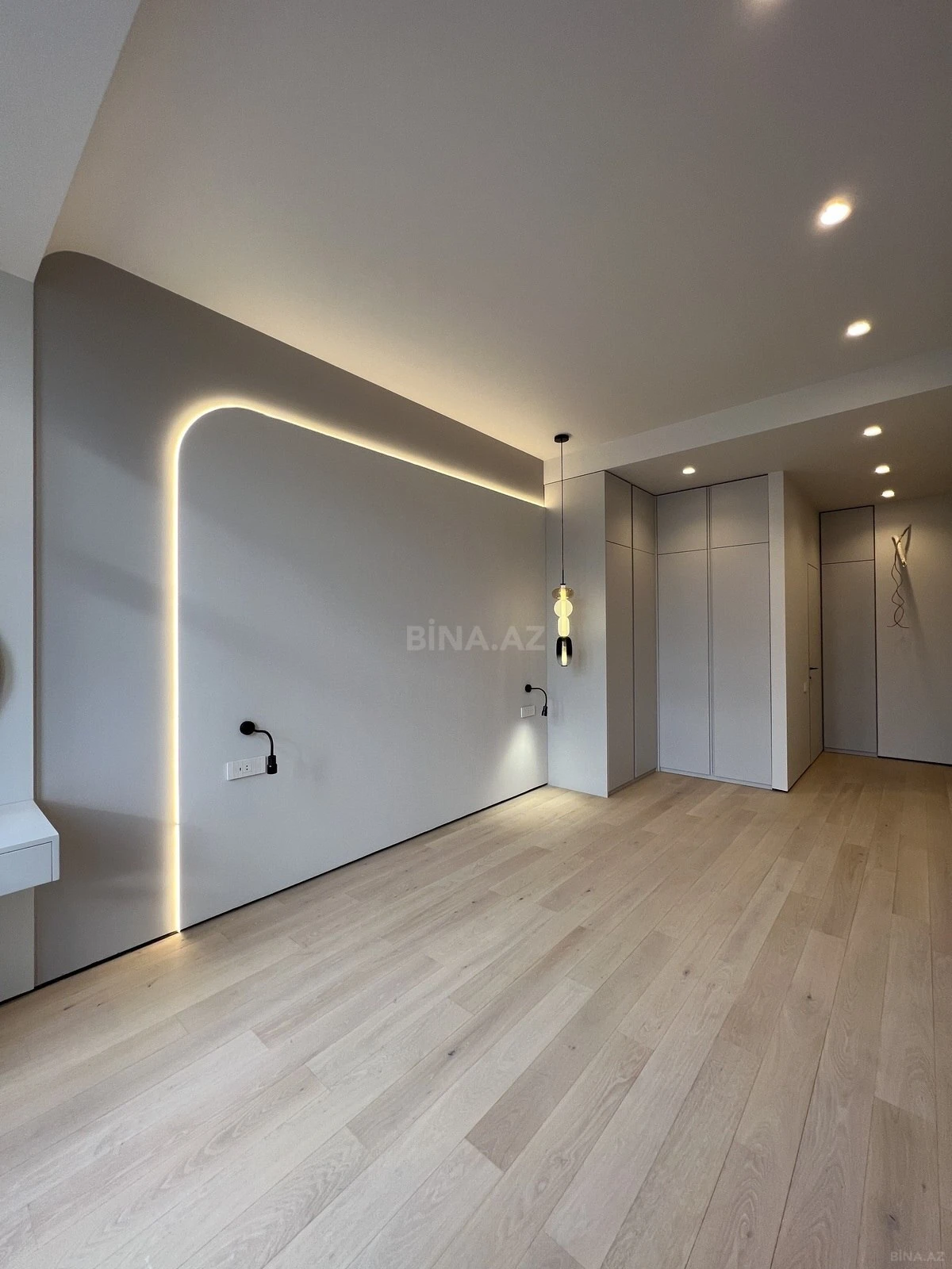 Satılır 3 otaqlı mənzil 109 m²