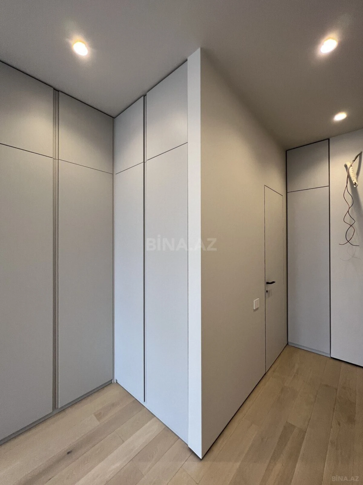 Satılır 3 otaqlı mənzil 109 m²