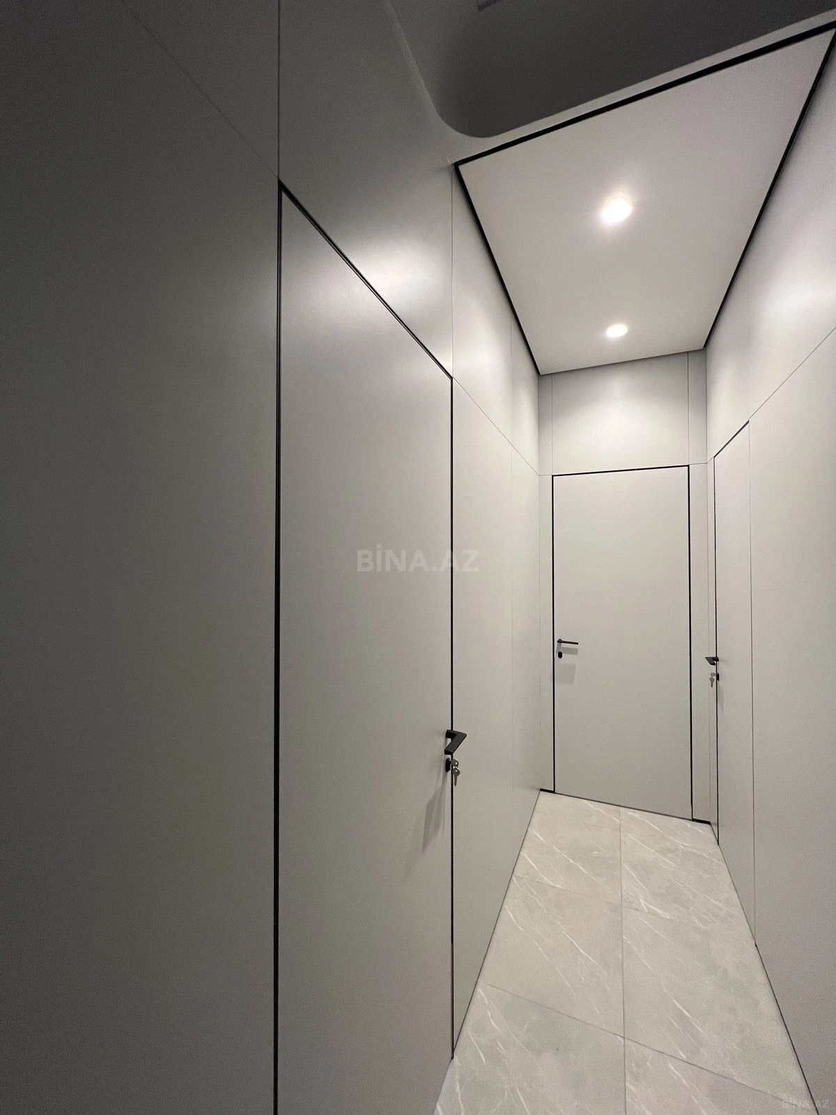 Satılır 3 otaqlı mənzil 109 m²