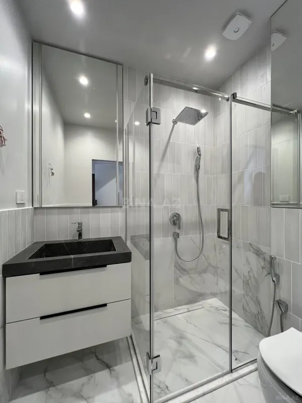 Satılır 3 otaqlı mənzil 109 m²