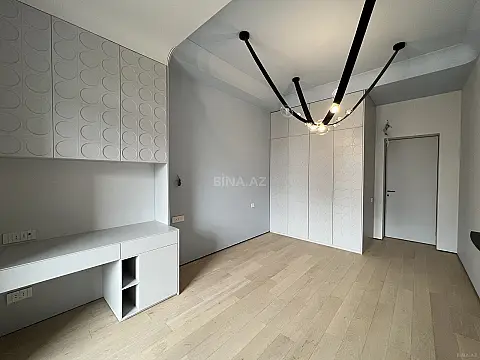 Satılır 3 otaqlı mənzil 109 m²
