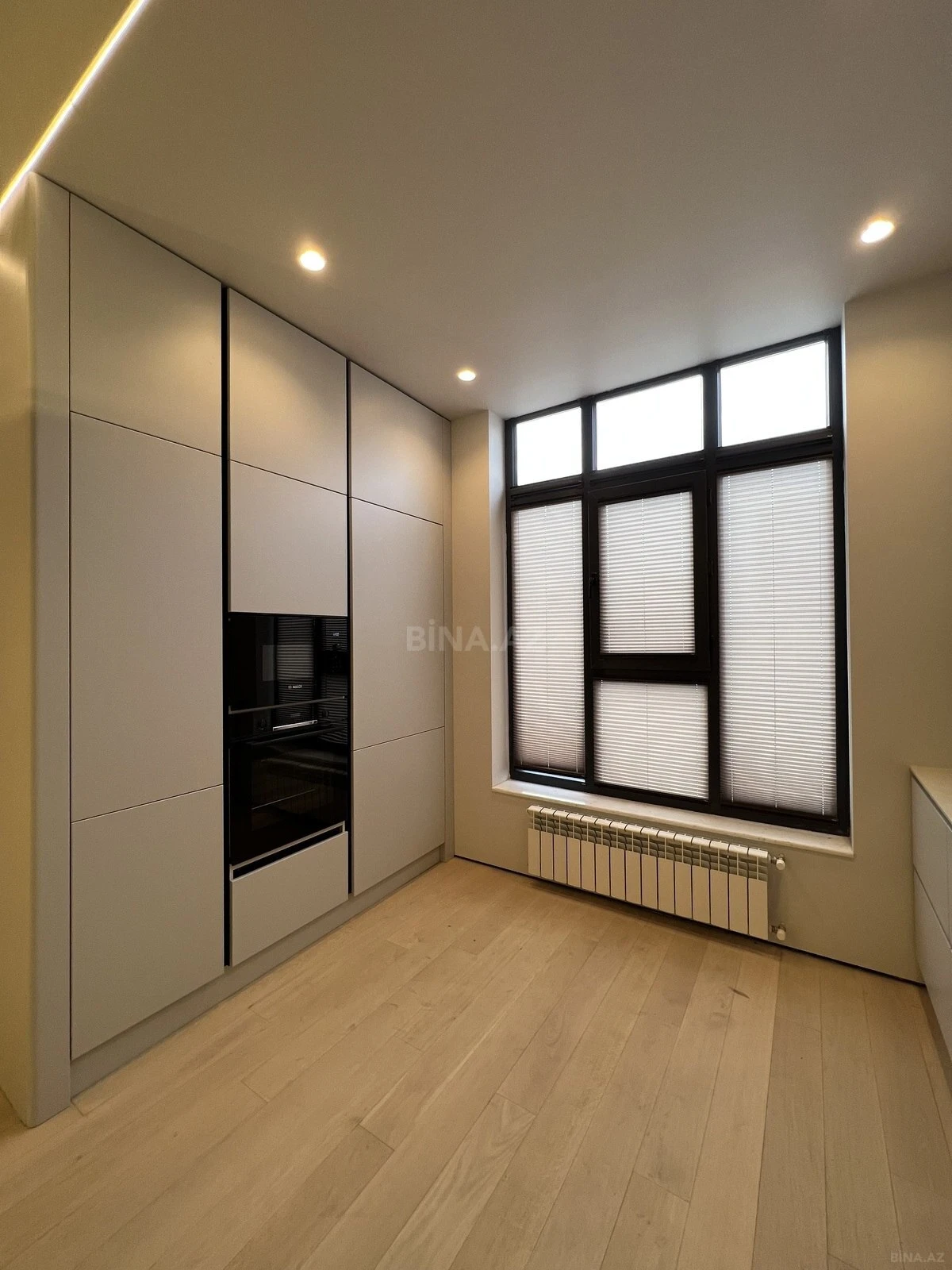 Satılır 3 otaqlı mənzil 109 m²