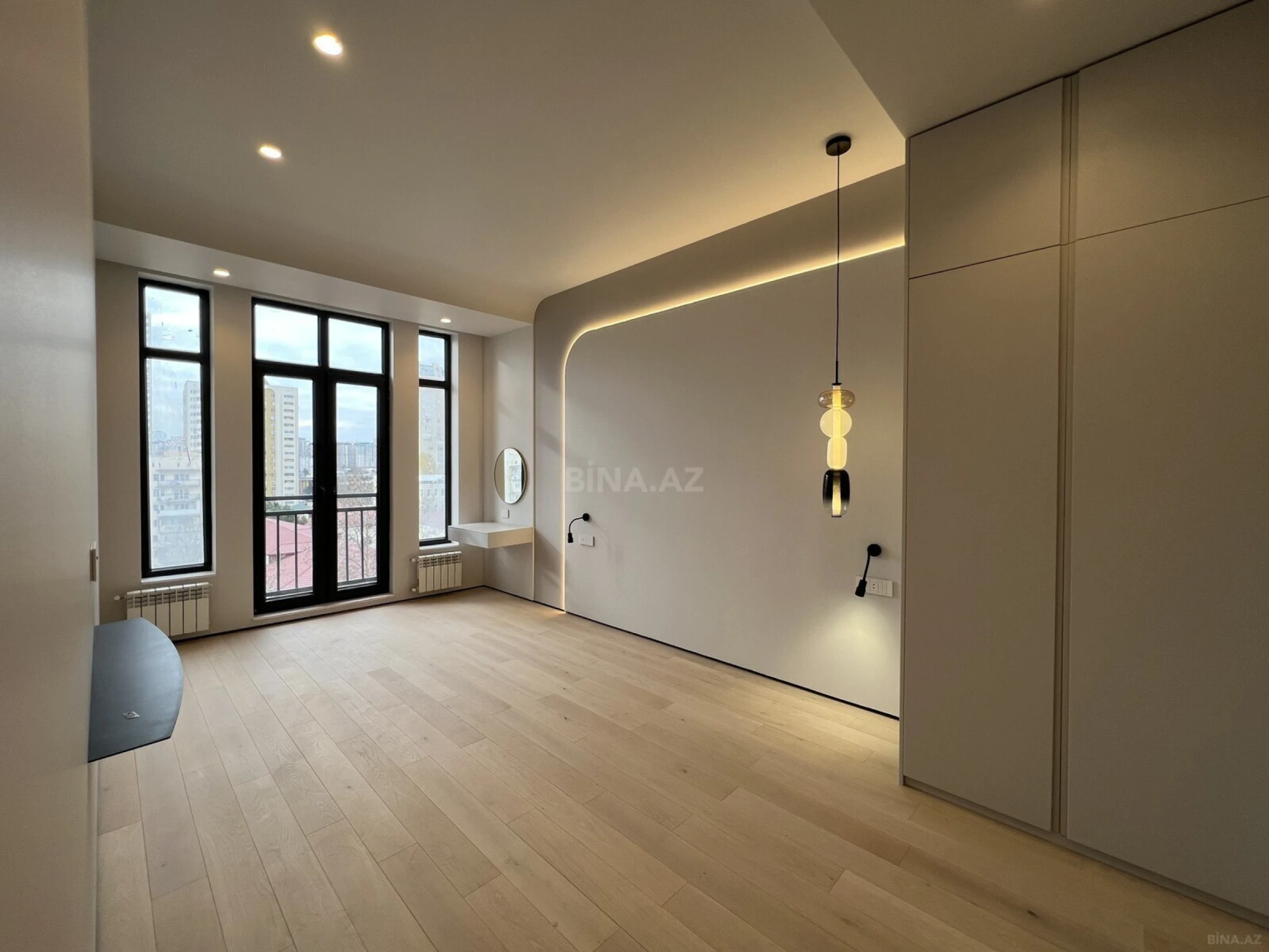 Satılır 3 otaqlı mənzil 109 m²