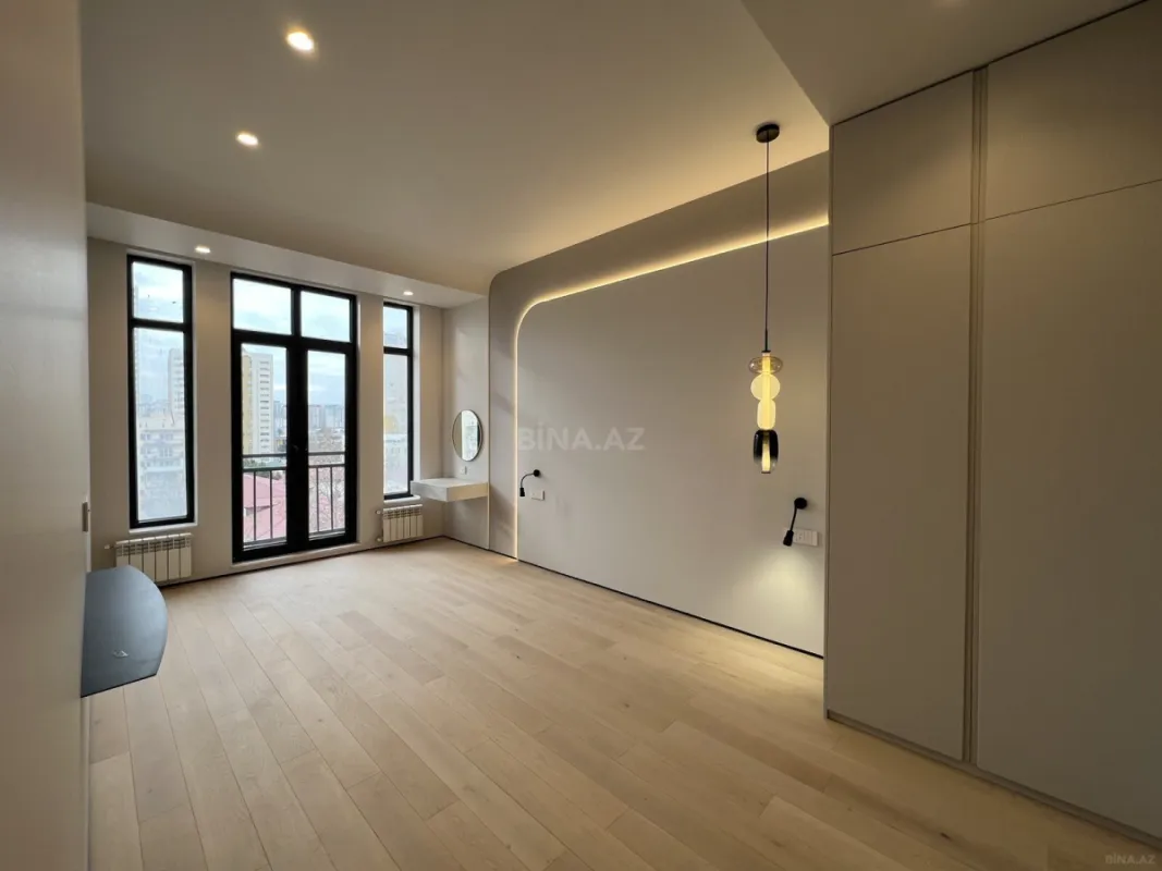 Satılır 3 otaqlı mənzil 109 m²