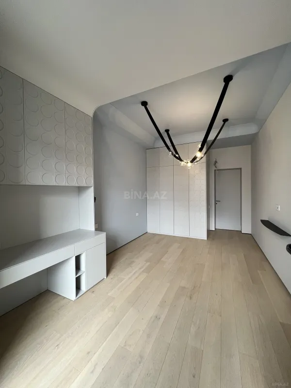 Satılır 3 otaqlı mənzil 109 m²