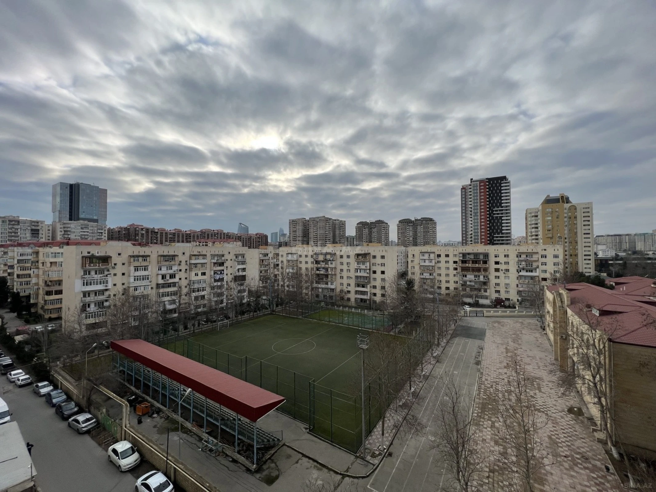 Satılır 3 otaqlı mənzil 109 m²