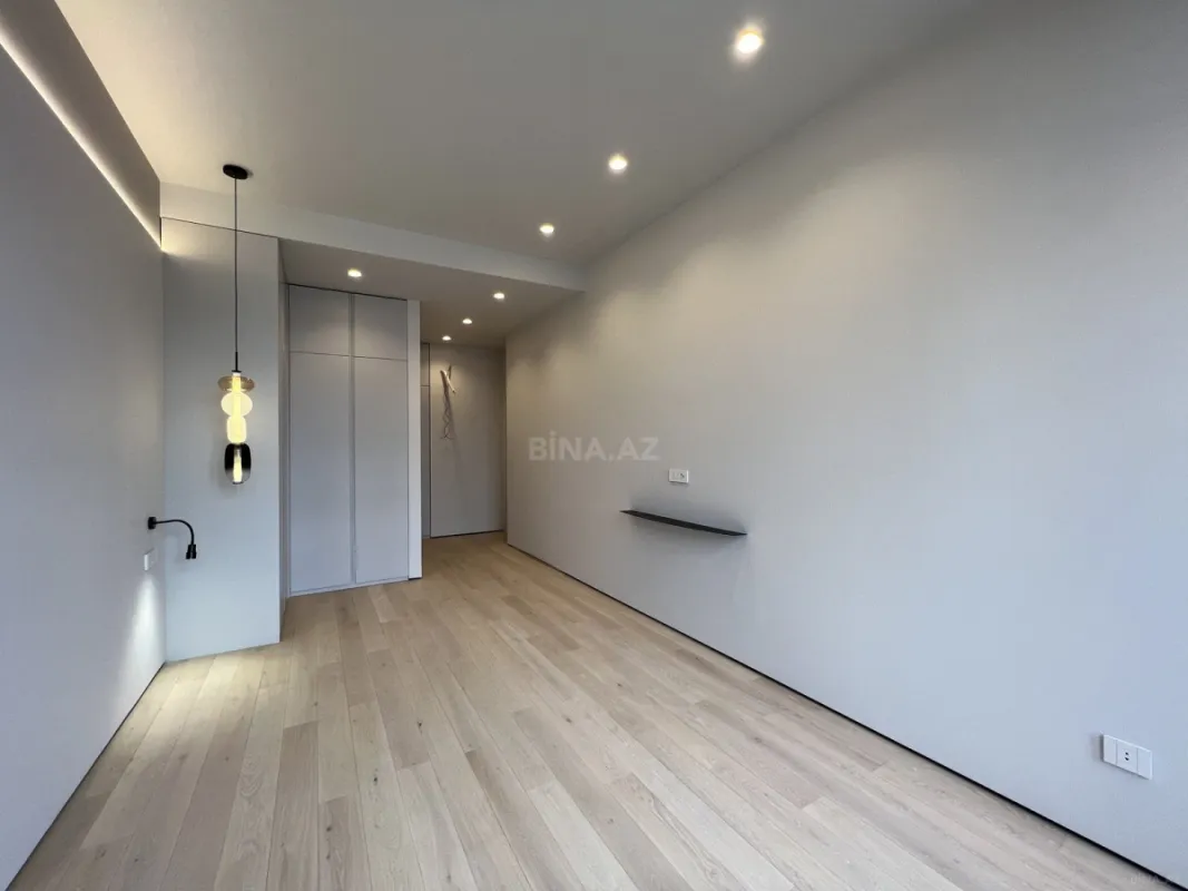 Satılır 3 otaqlı mənzil 109 m²