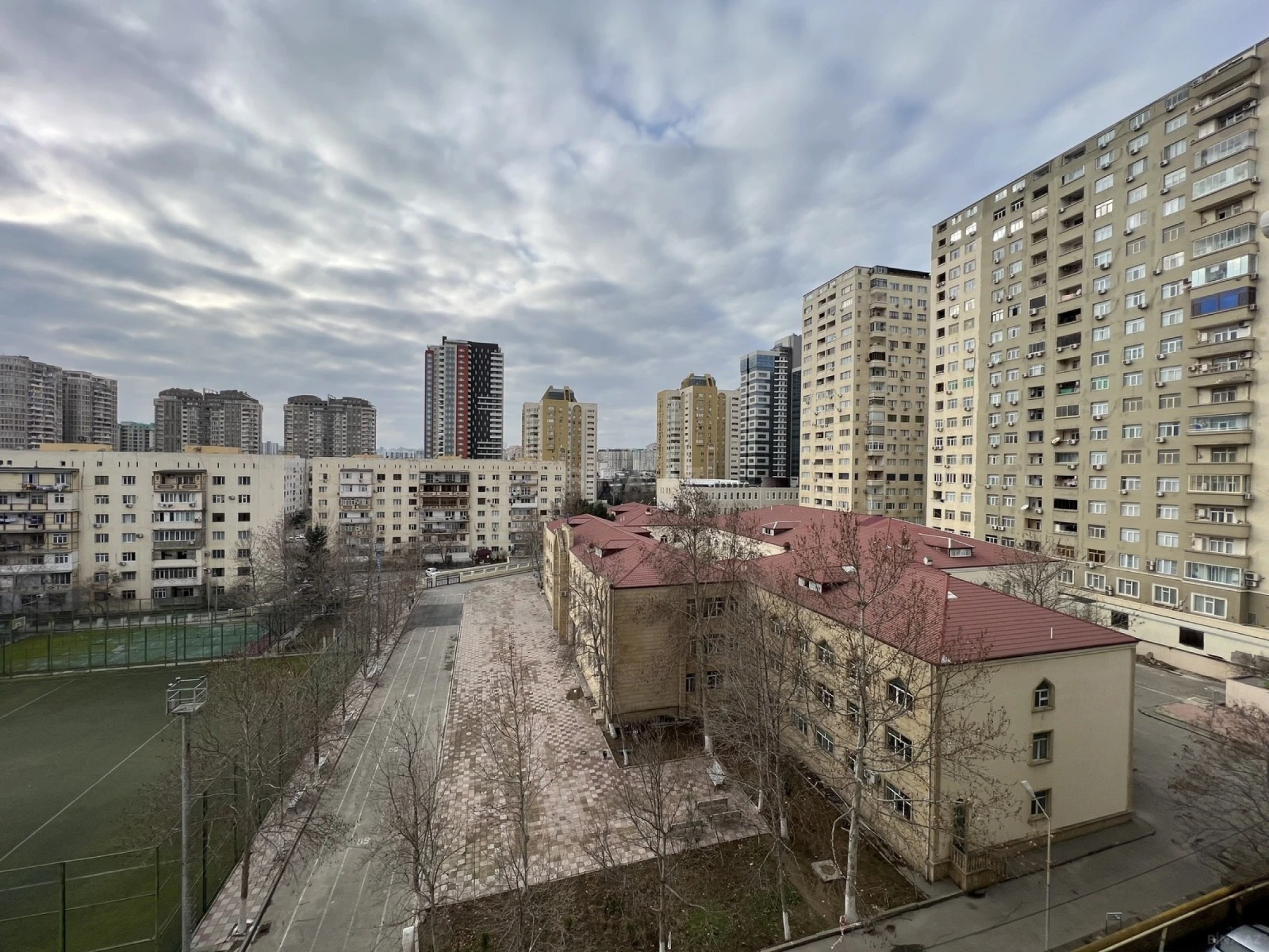 Satılır 3 otaqlı mənzil 109 m²