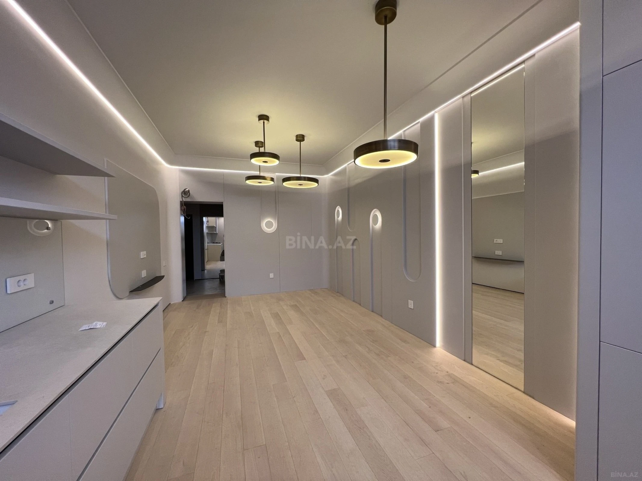 Satılır 3 otaqlı mənzil 109 m²