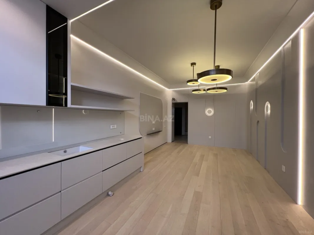 Satılır 3 otaqlı mənzil 109 m²