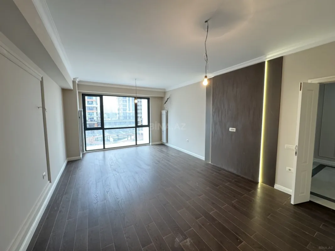 Satılır 3 otaqlı mənzil 128 m²
