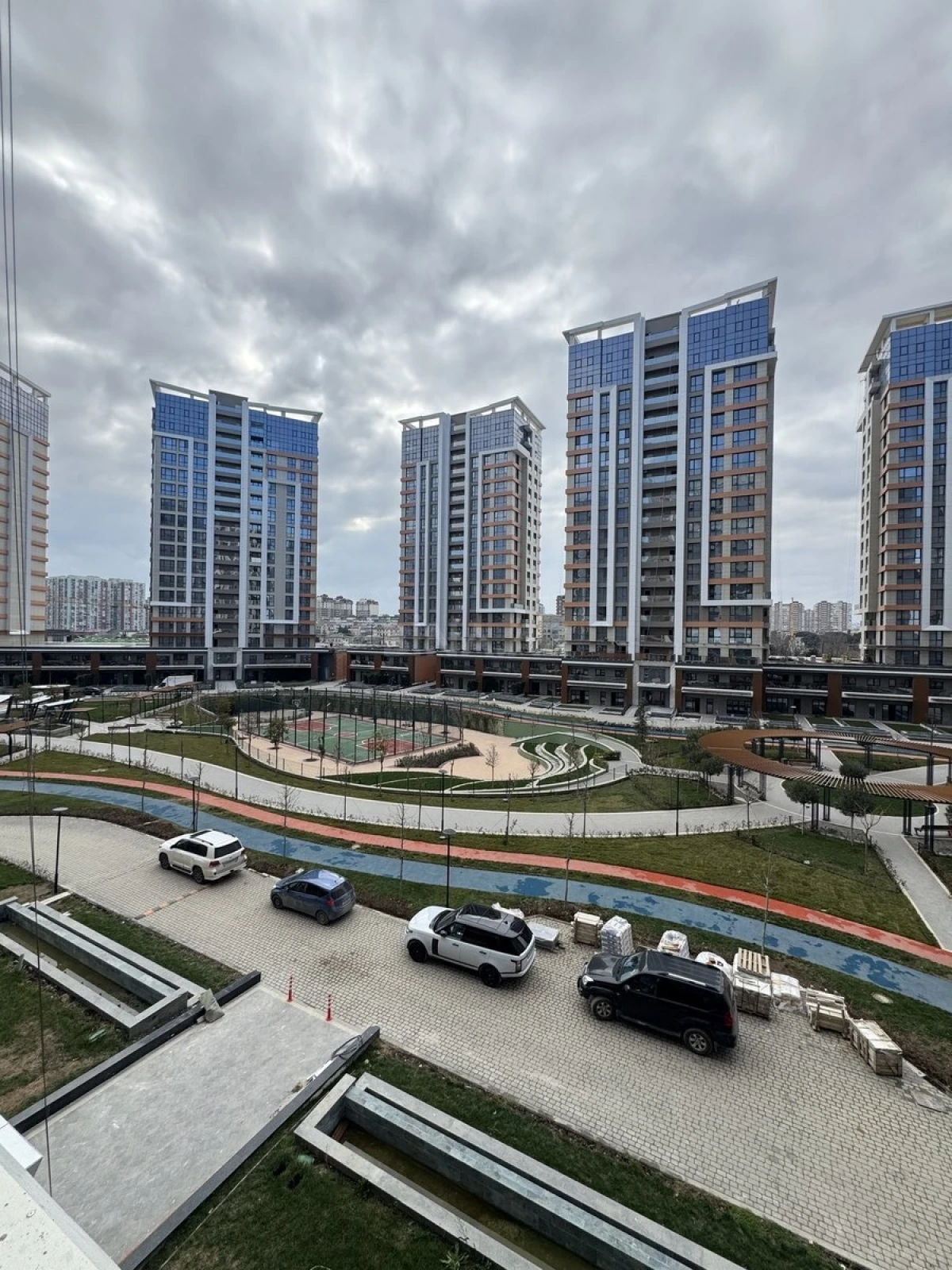 Satılır 3 otaqlı mənzil 128 m²