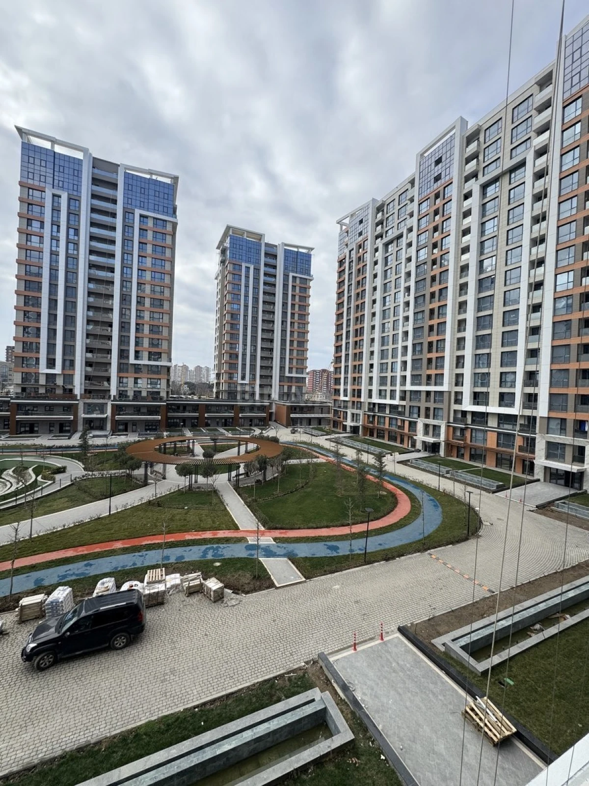 Satılır 3 otaqlı mənzil 128 m²