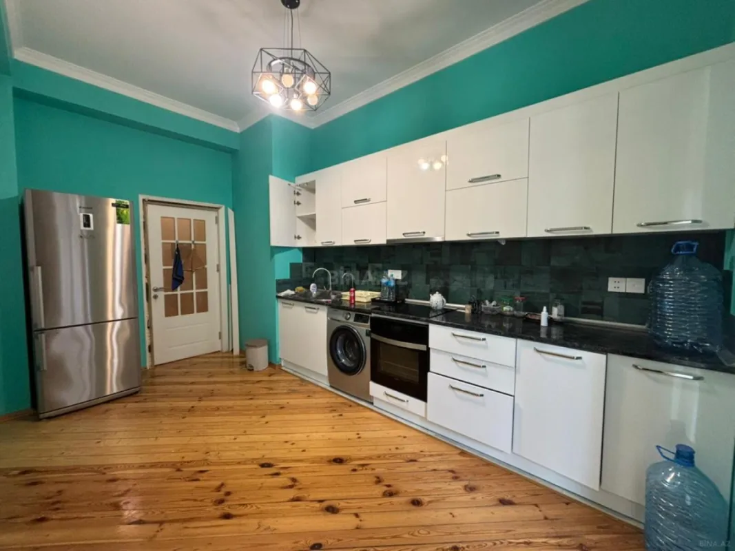 Kirayə verilir 3 otaqlı ofis 140 m²